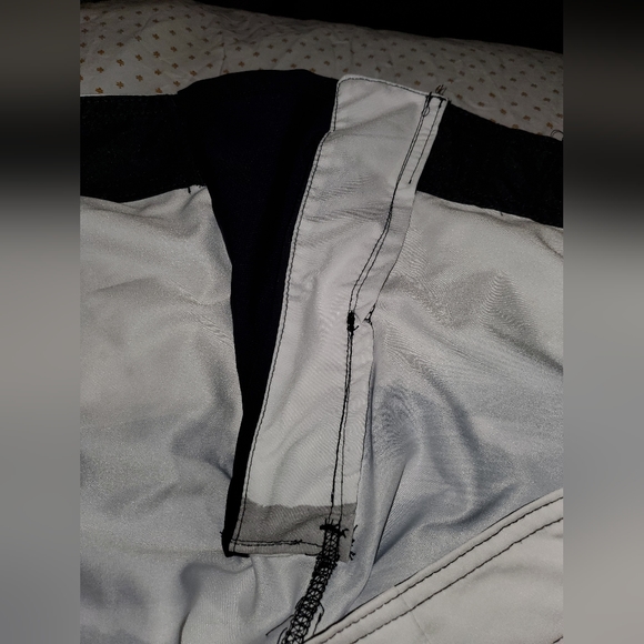 Old Navy California Board Shorts black and white - Picture 4 of 12